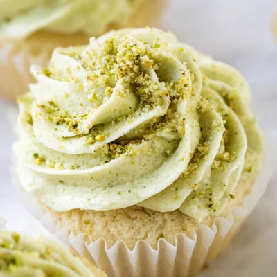 Fluffy Pistachio Cupcakes Buttercream